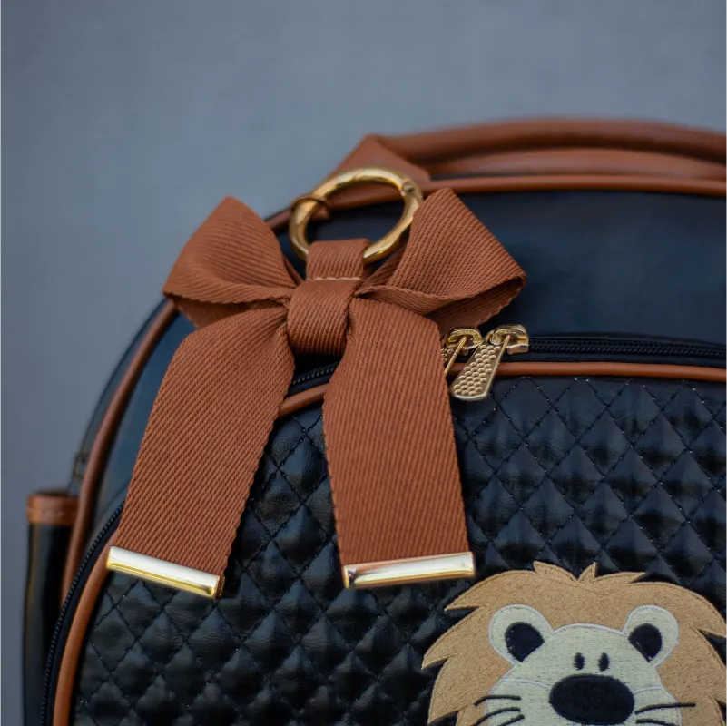 Bolsa da Mamãe - Couro Preto com Detalhes em Couro Caramelo e Bordado de Leão - Imagem 4
