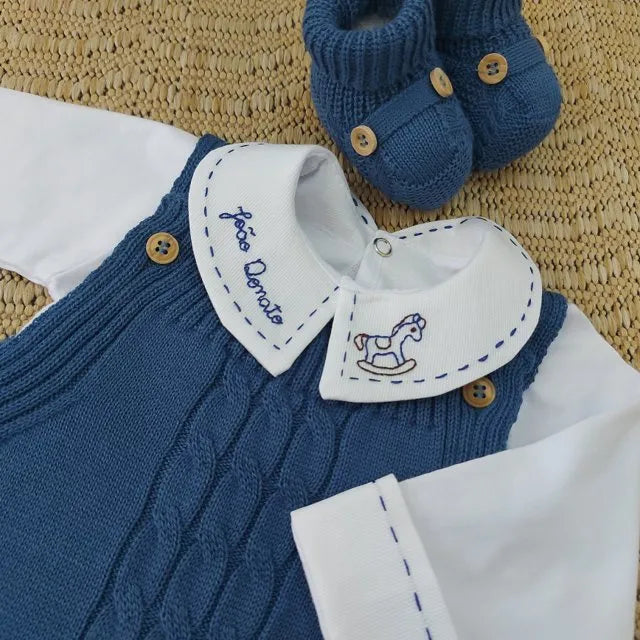 Saída De Maternidade Masculina Bebê Tricô Caio 7 Peças - ACOMPANHA BODY PERSONALIZADO À MÃO Azul Jeans - Imagem 2